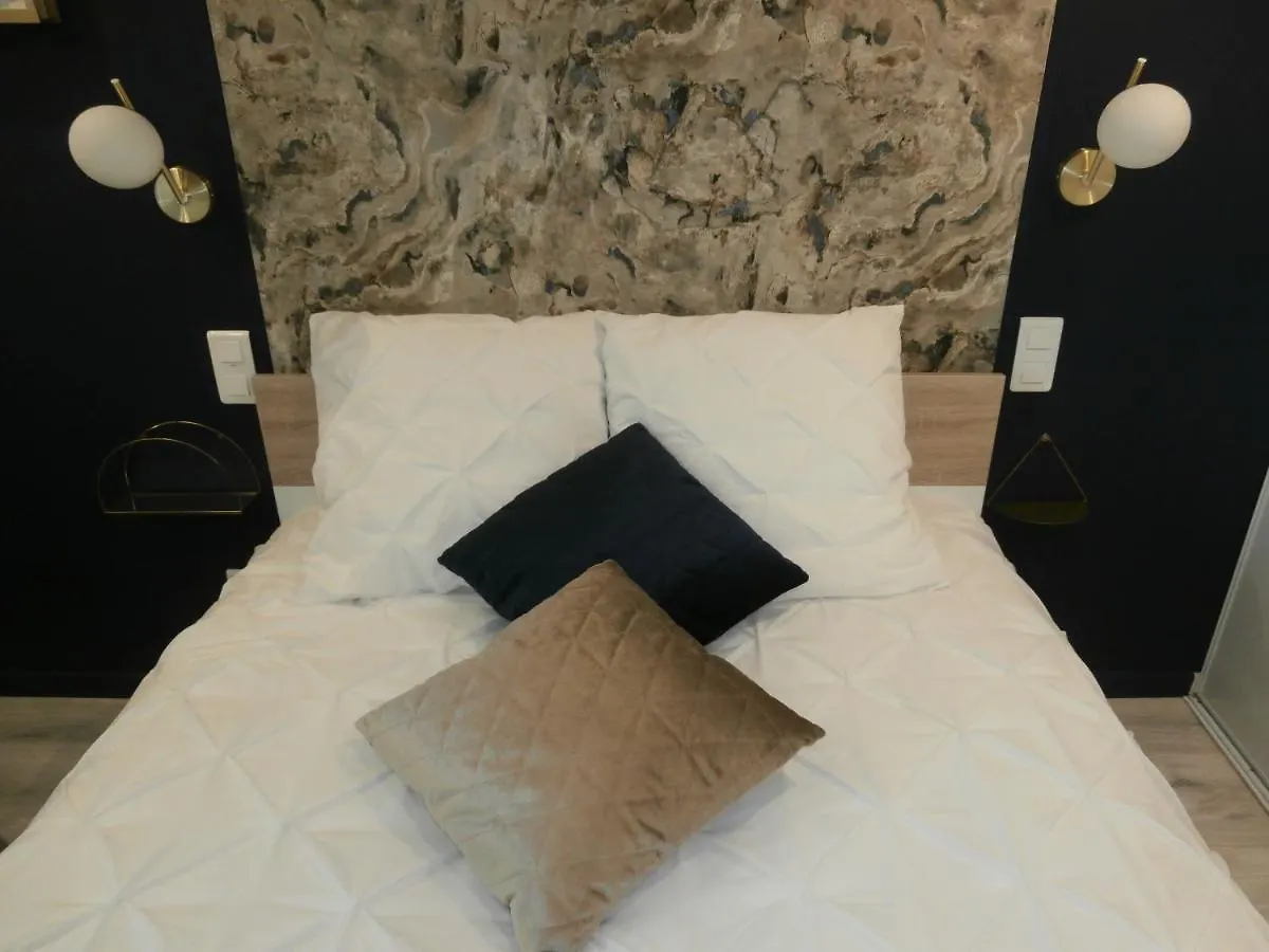 Lover Gnate Villa Le Breuil-sur-Couze 0*,  France